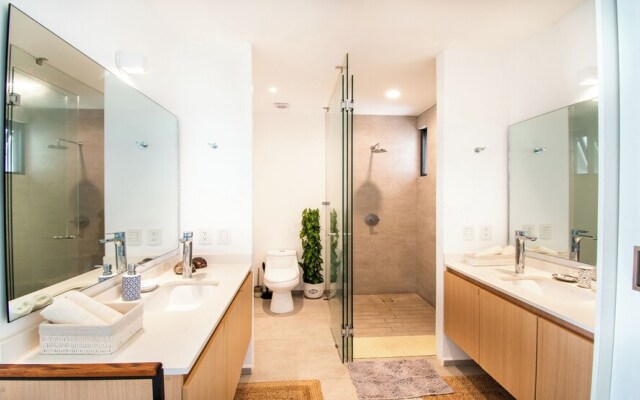 Condo Aria Ocean 206 by Kivoya