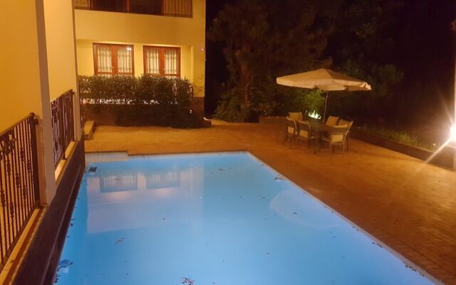 Executive Suite Woodmead East - Adults Only