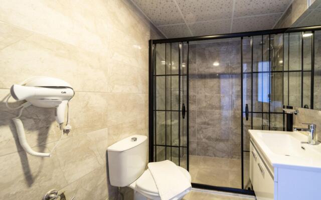 Modern Flat With Balcony Close to Beach in Aksu