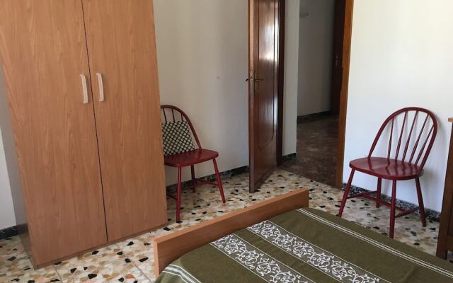 Valley View Apartment in Ameglia near Historical Center with Garden