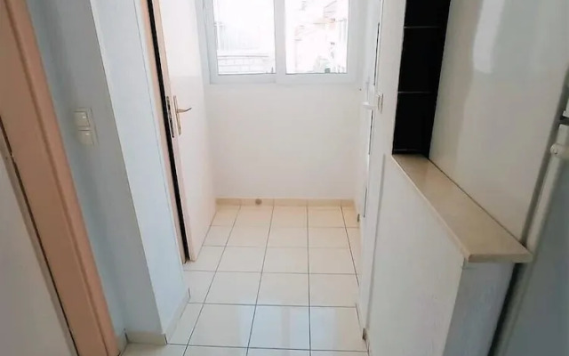 Cute apartment in stone house near sea