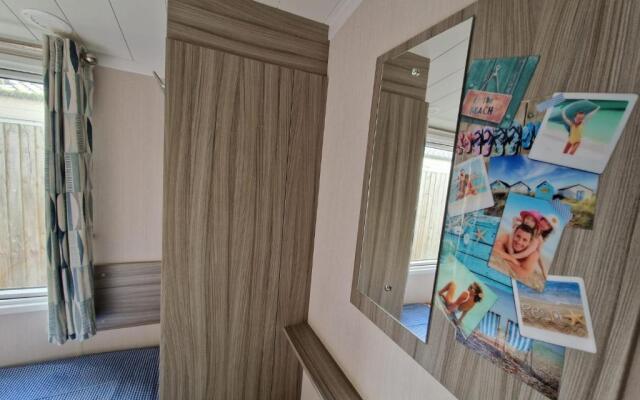 Seaside 8-person Caravan at Rockley Park