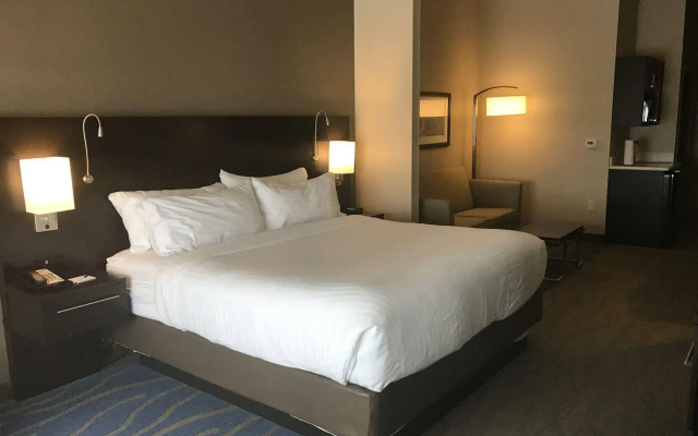 Holiday Inn Express & Suites Lancaster East - Strasburg by IHG