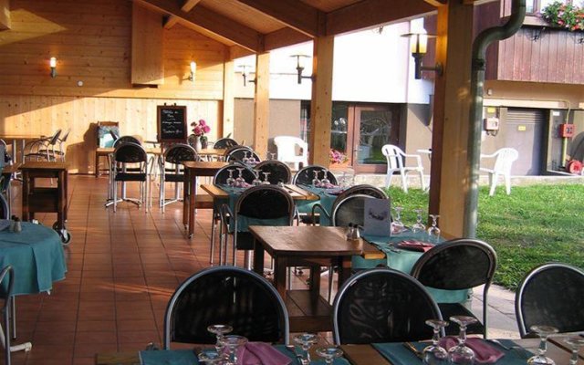 Hôtel Denarié - Restaurant Les 5 Chemins