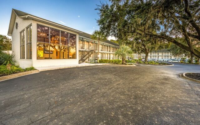 Charleston Creekside Inn
