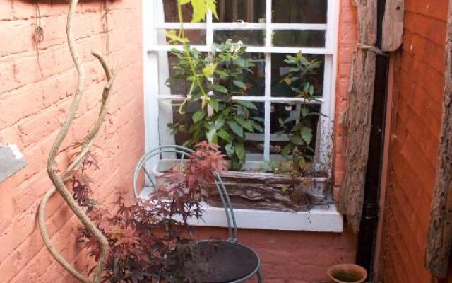 Whitstable Tree House Retreat
