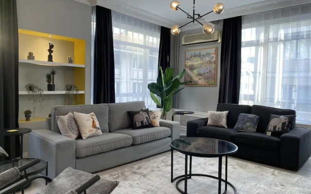 Bohemian Flat in Nisantasi With Central Location