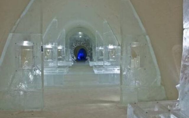 Snow Hotel