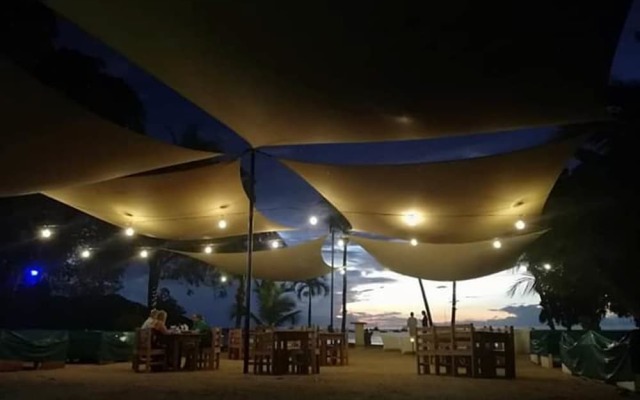Café de Playa Beach Front Hotel