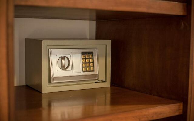 Serene modern condo, 2 BD & snorkel & 200 MB WIFI