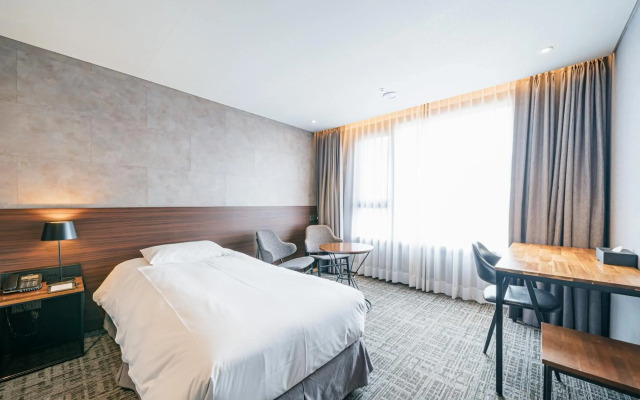Hotel With Jeju