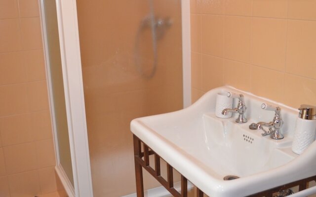 Cozy Studio at Carcavelos Beach