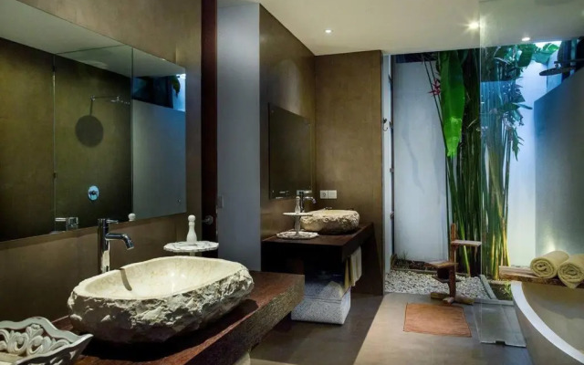 Villa Coklat 3Bdr. Drupadi Seminyak