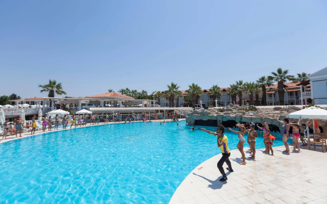 Lucas Didim Resort