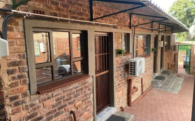 163 on Bez, Apartment 9