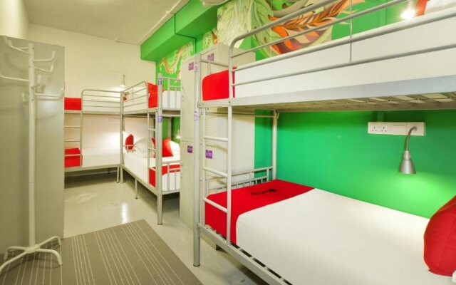 RedDoorz Hostel