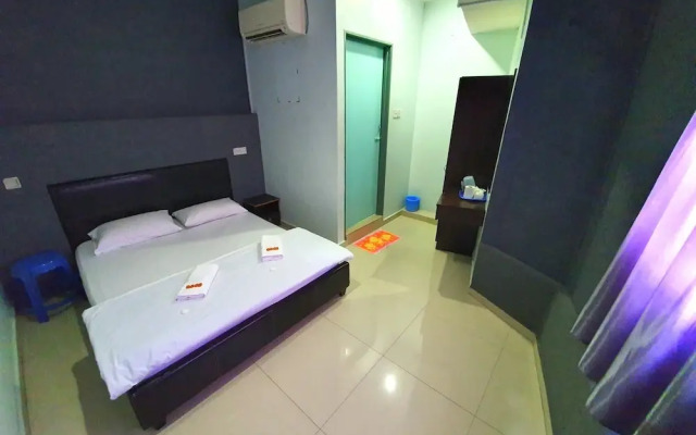 OYO 89737 Hotel Tishoa