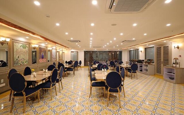 Fabhotel Prime Hampton By Ic'S