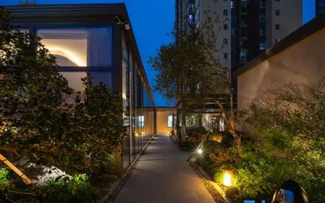 Lanting Garden Hotel
