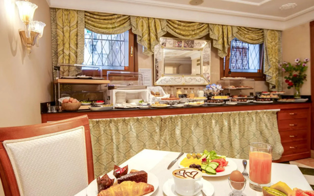 Hotel Antiche Figure