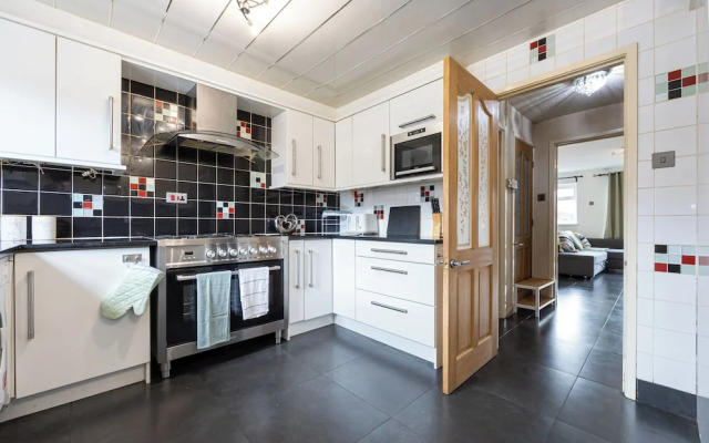 Relaxing 4BR Near City Centre