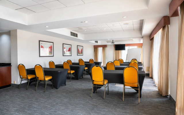 Comfort Inn & Conference Centre Toronto Airport