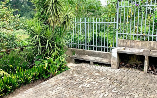 96 Meent Guest House