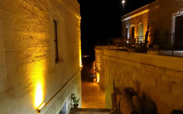Emit Cave Hotel