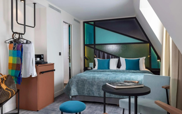 Le 12 Hotel