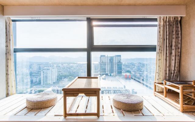 Summer Flower Apartment