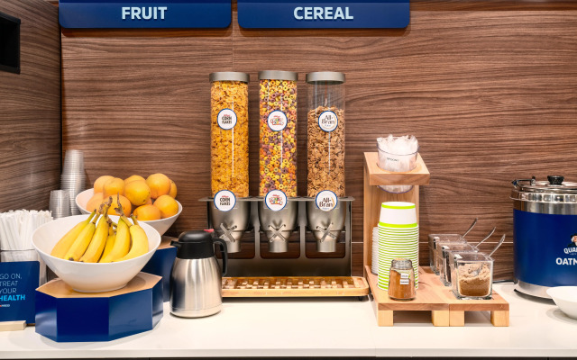 Holiday Inn Express & Suites Brandon by IHG