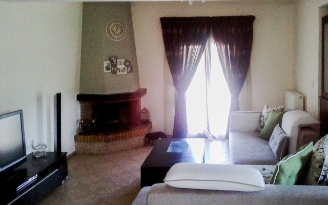 Rural Spacious Villa with Pool at Central Crete