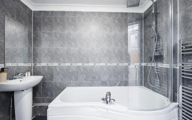 East Croydon Home - Contractors