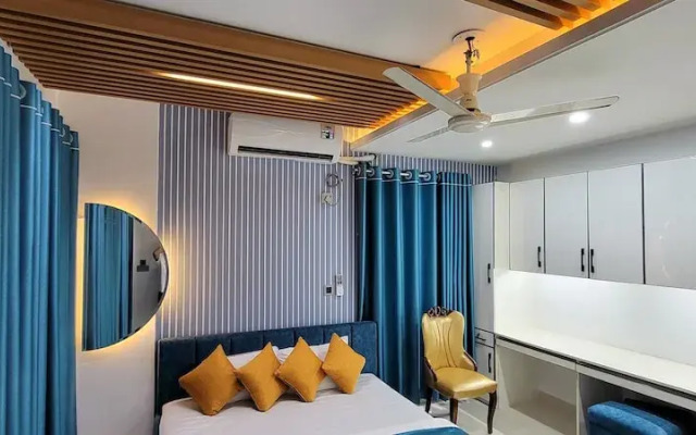 Luxurious 3-bhk Highly Secured & Close to Airport