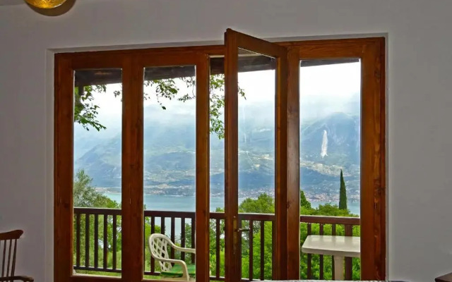 Villa Paradiso Pieve by Gardadomusmea