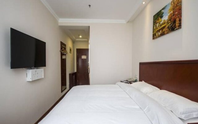 GreenTree Inn (Qinghuangdao Railway Station Square)