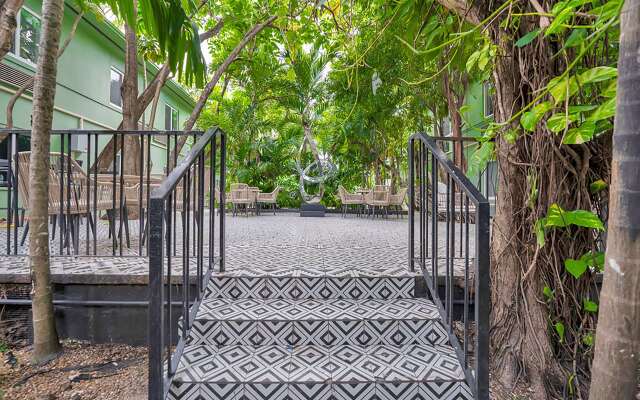 Garden Hotel Miami International Airport