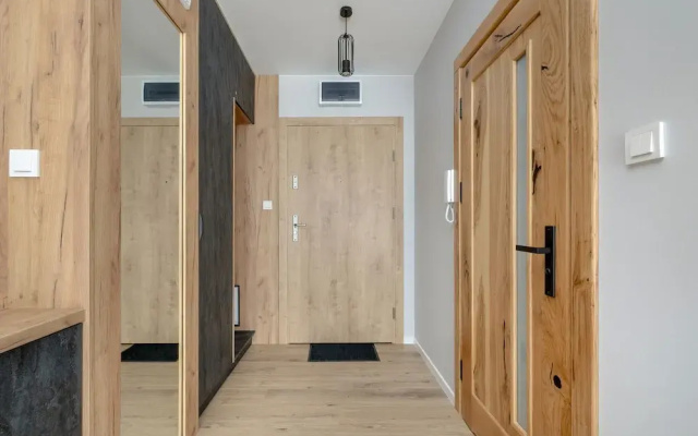 Amazing Studio With Balcony by Renters