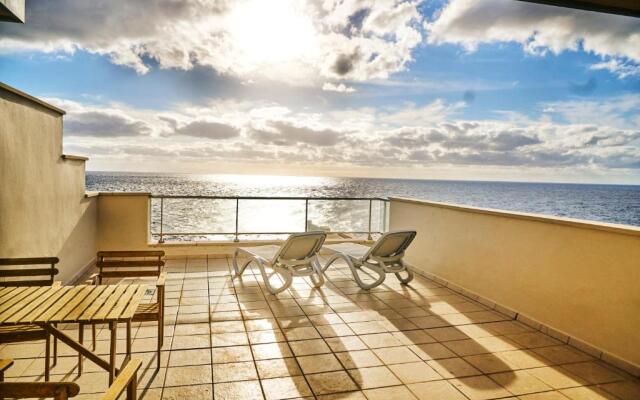 3Bdr + 2Bath Ocean View Apartment