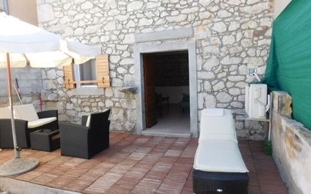 House Fortuna -stone house just few min.from beach