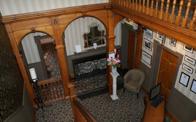 B+B York