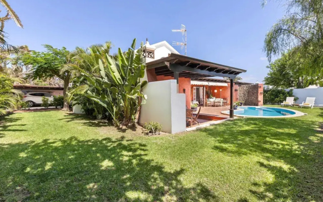 Bayside Evergreen House Serenity Oasis Garden Pool BBQ