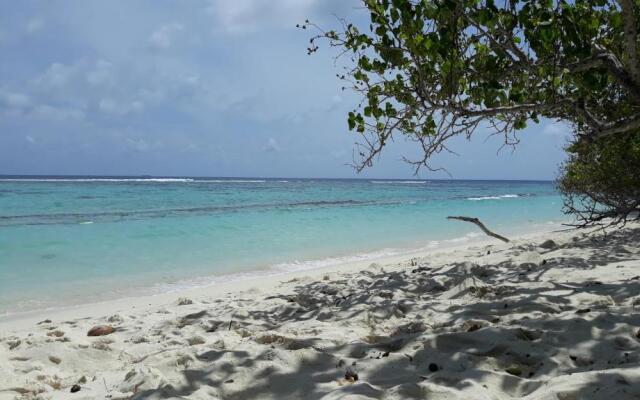 Origami Inn Himandhoo