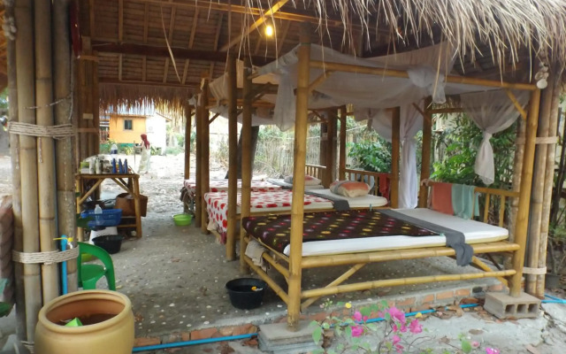 Lanta Long Beach Hostel