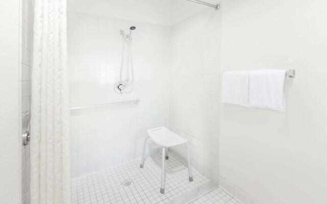 Baymont Inn And Suites Grand Rapids