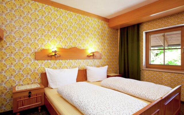 Pretty Holiday Home in Uderns near Ski Area