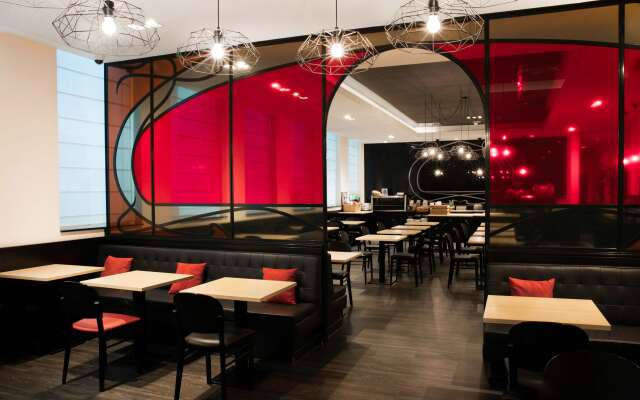 Park Inn by Radisson Brussels Centre Midi