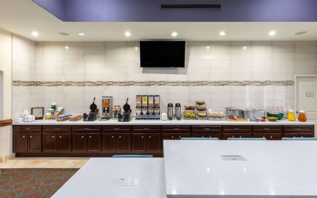 La Quinta Inn & Suites by Wyndham Houston New Caney