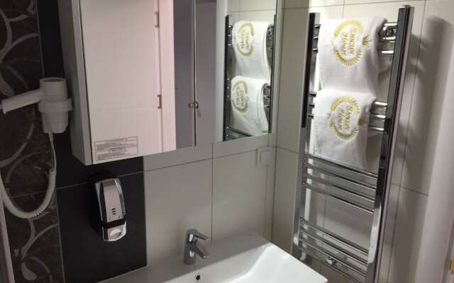 Doctor House Residence