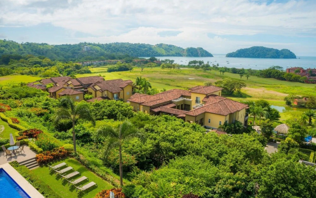 Altavista 5A 3 bdr 3 Bath Ocean View